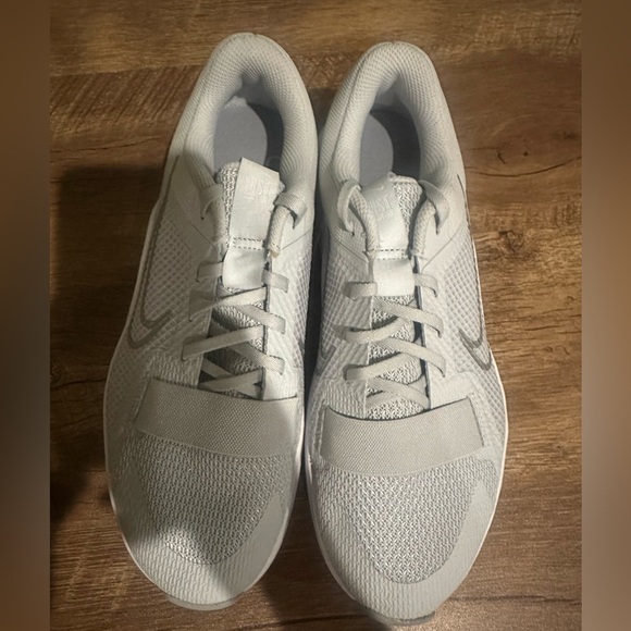 Nike Women's Cross Training Shoes size 9 - Picture 7 of 9